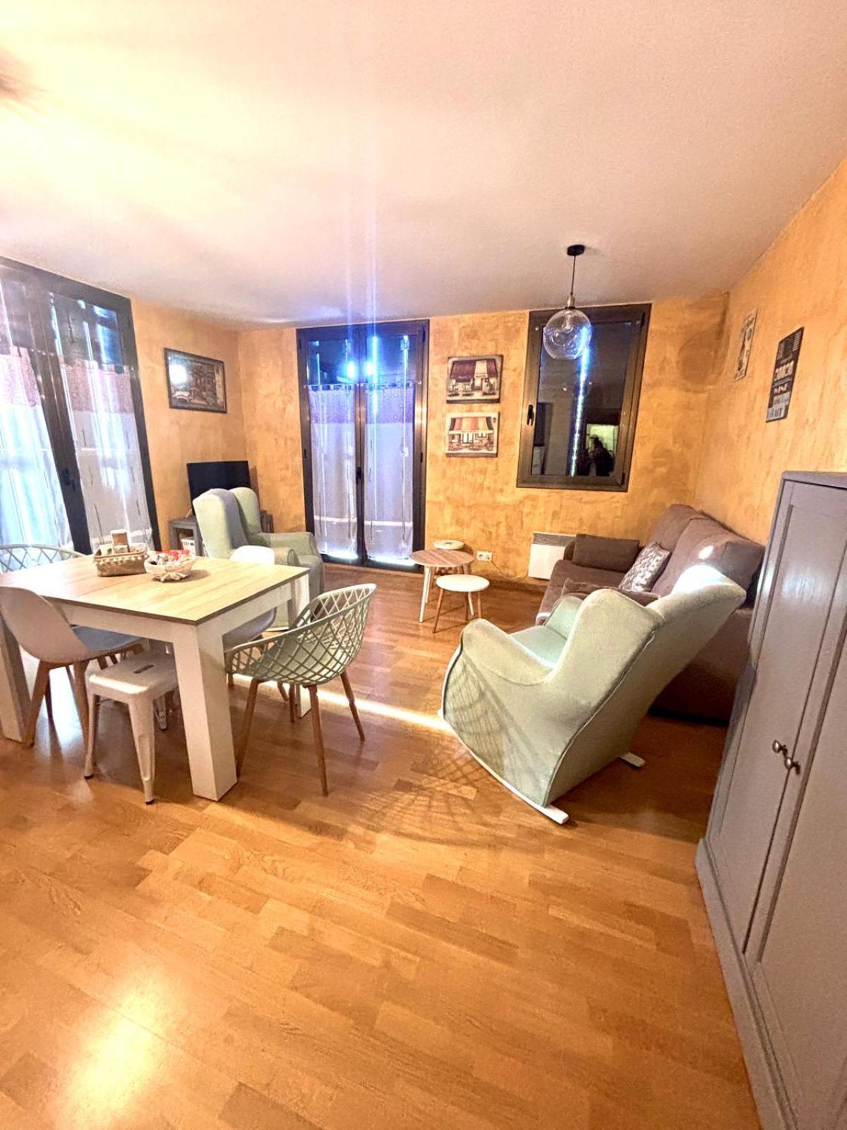 Apartamento L Aüt Pla de l'Ermita Bagian luar foto