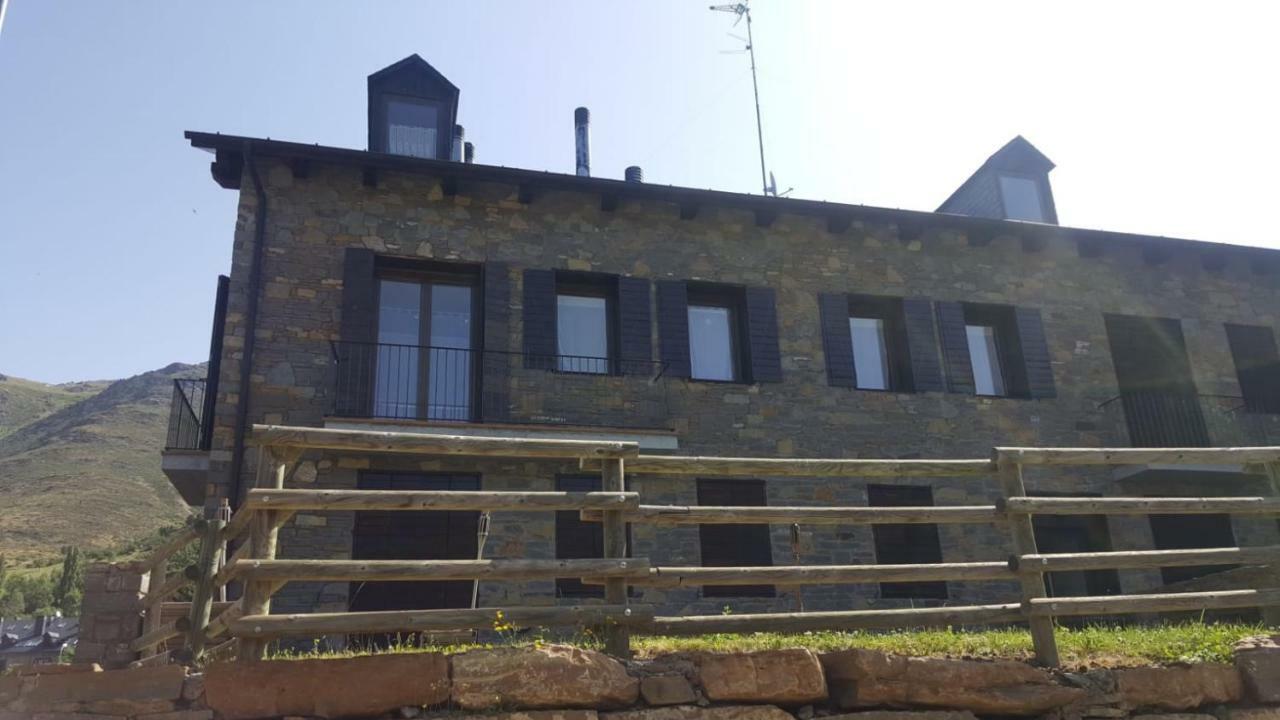 Apartamento L Aüt Pla de l'Ermita Bagian luar foto
